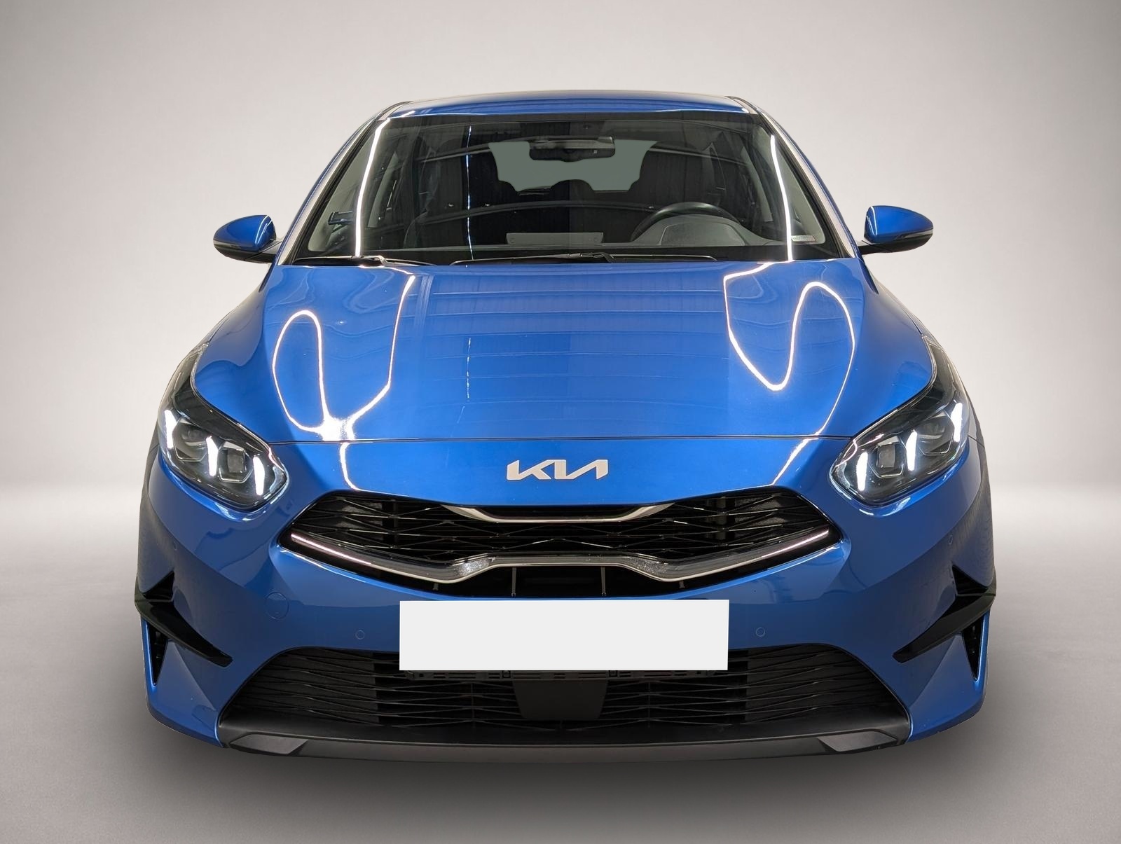 KIA cee'd / Ceed (10/2021, Benzin)