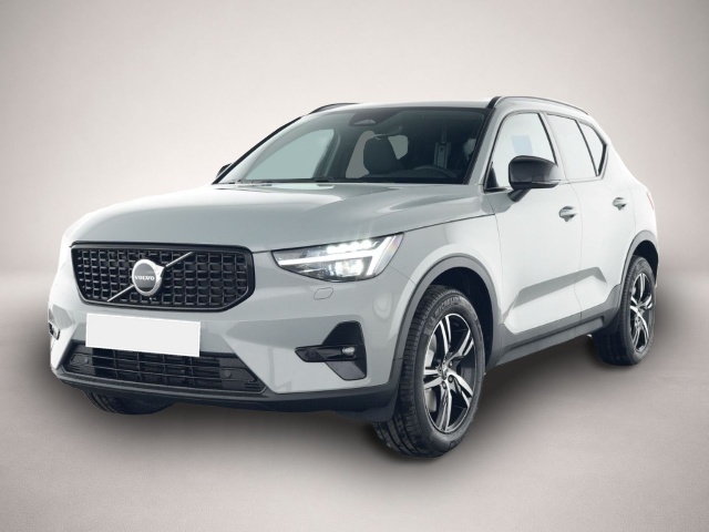 Volvo XC40 (07/2025, Benzin)