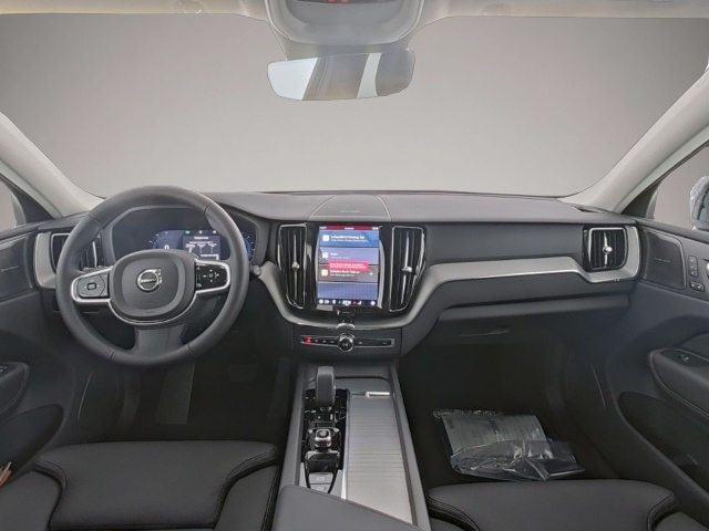 Volvo XC60 (05/2025, Benzin)