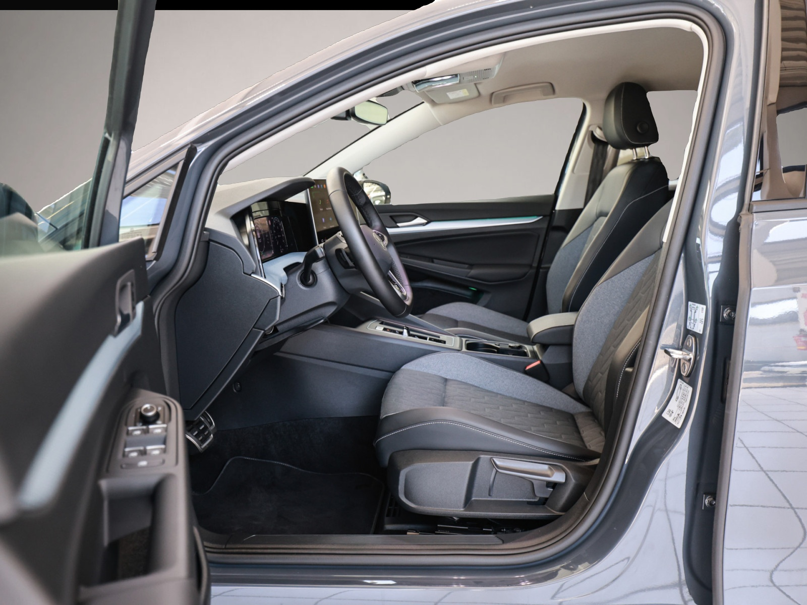 Volkswagen Golf (10/2025, Benzin)
