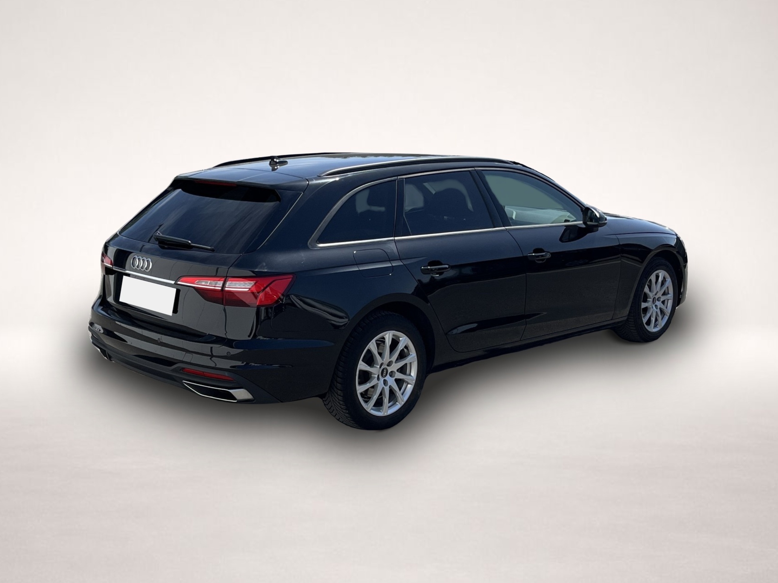 Audi A4 (08/2022, Benzin)