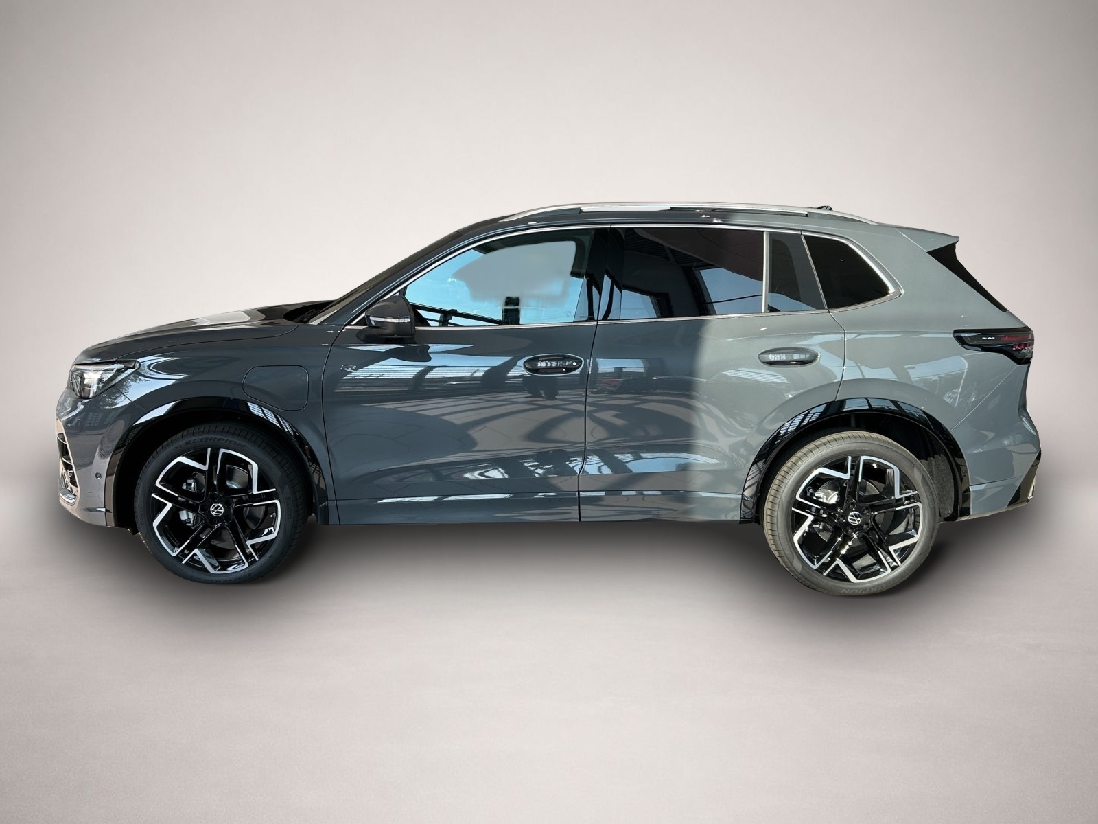 Volkswagen Tiguan, image 4 of 5