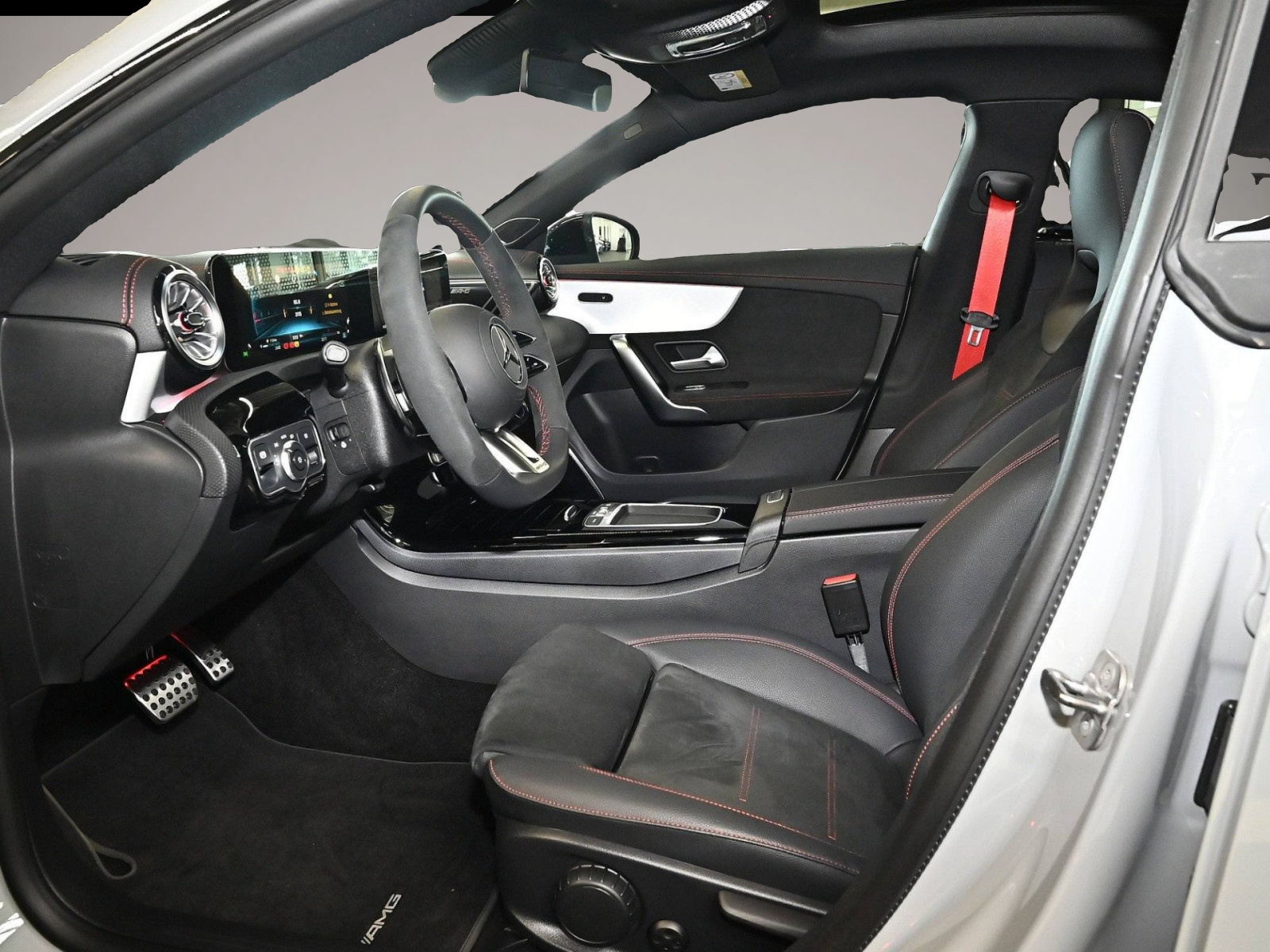 Mercedes-Benz CLA 45 AMG (04/2025, Benzin)