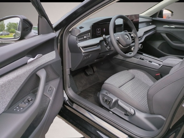 Skoda Superb (08/2024, Benzin)