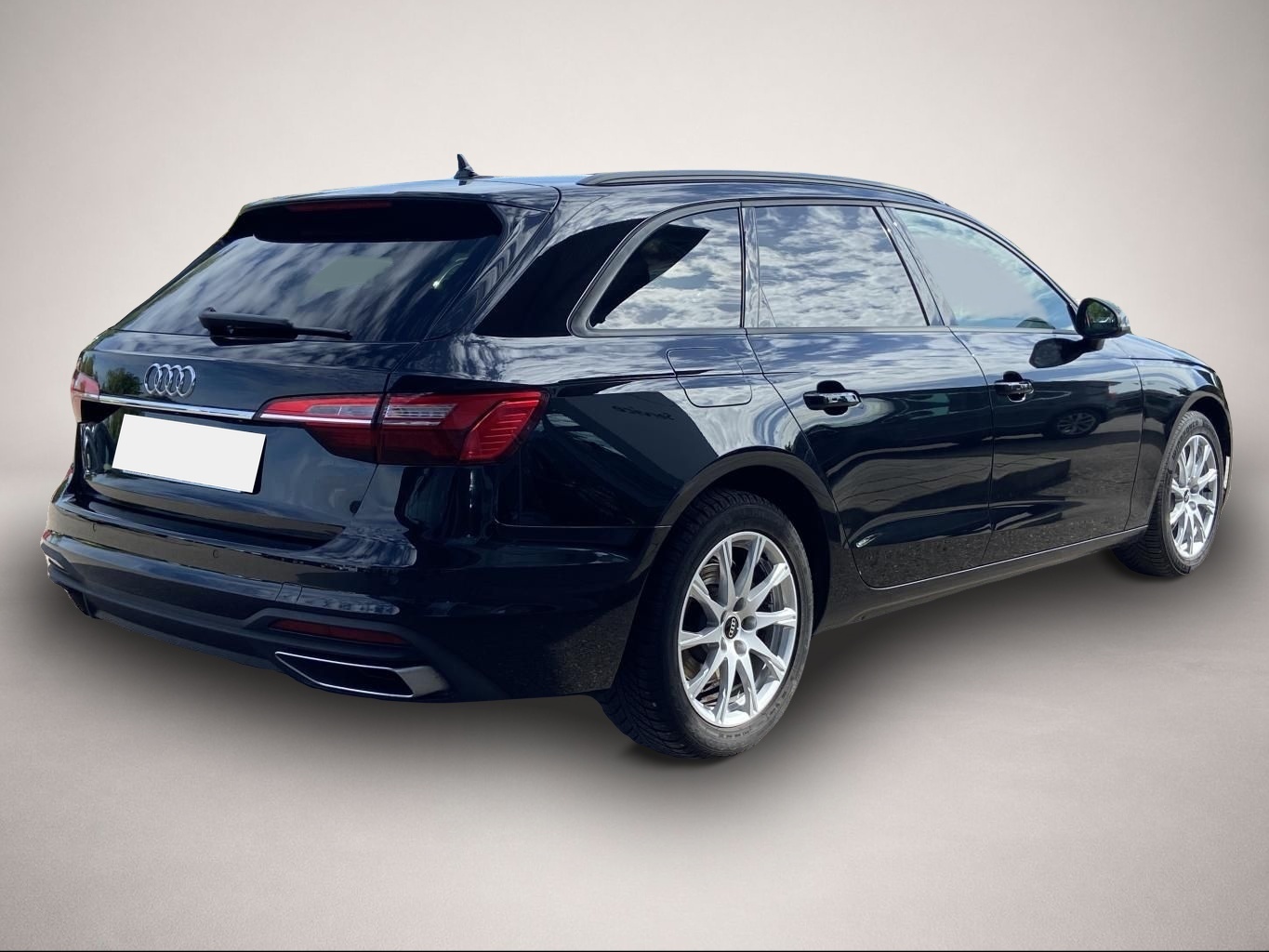 Audi A4 (08/2022, )