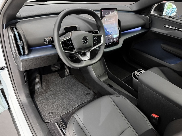 Volvo EX30 (05/2026, ELECTRIC)