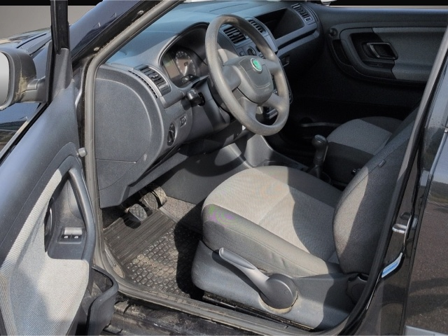 Skoda Fabia (12/2011, Benzin)