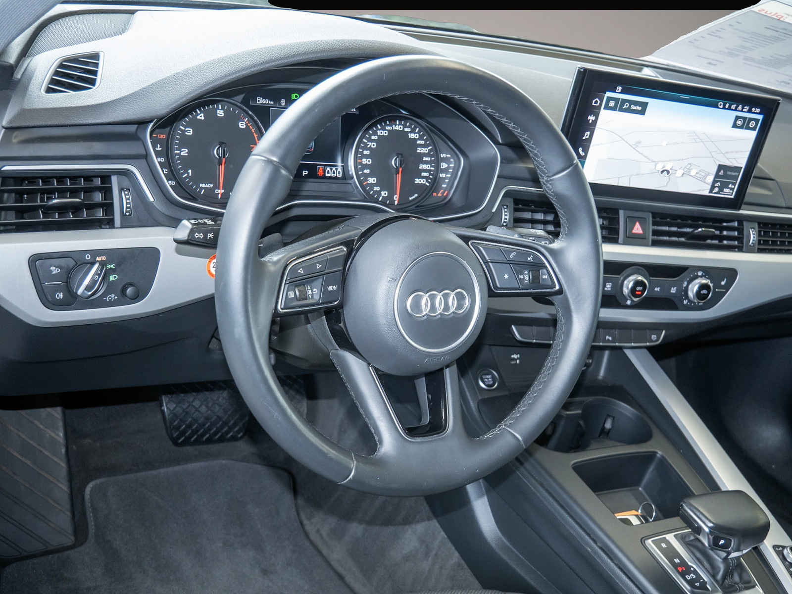 Audi A4 (07/2022, Benzin)