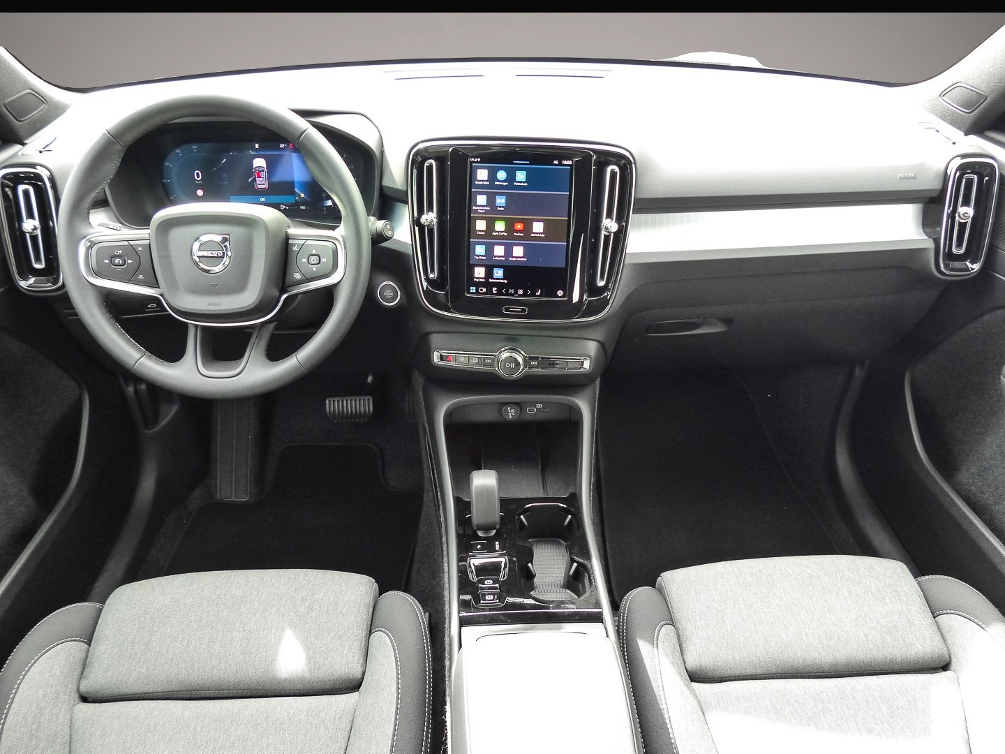 Volvo XC40 (07/2025, Benzin)