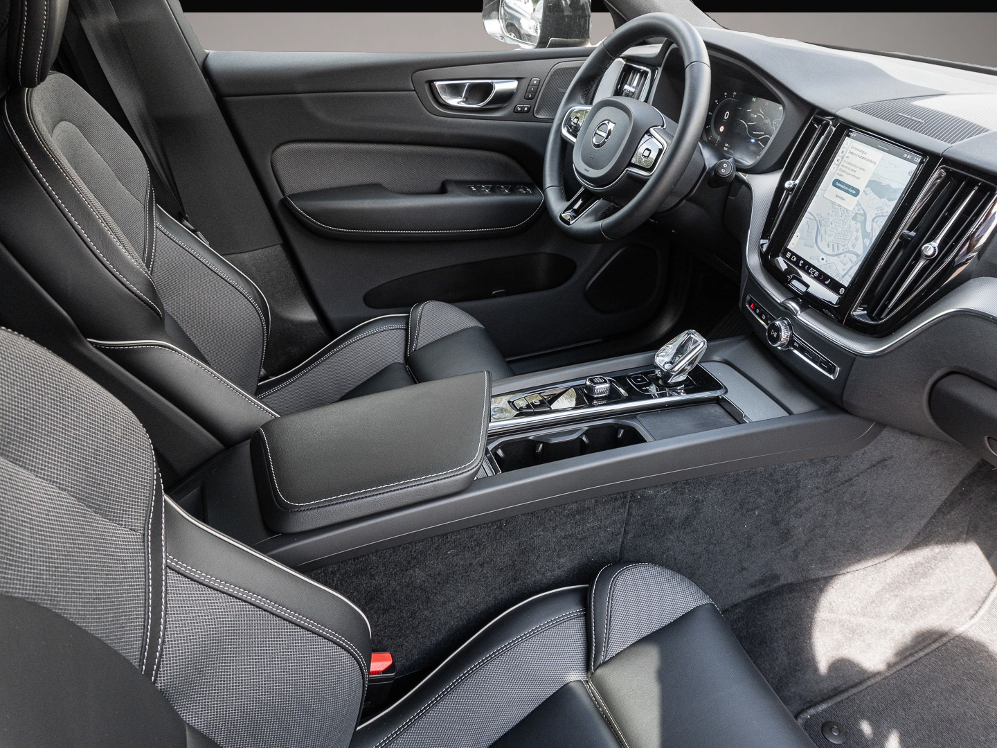 Volvo XC60 (12/2023, Benzin)