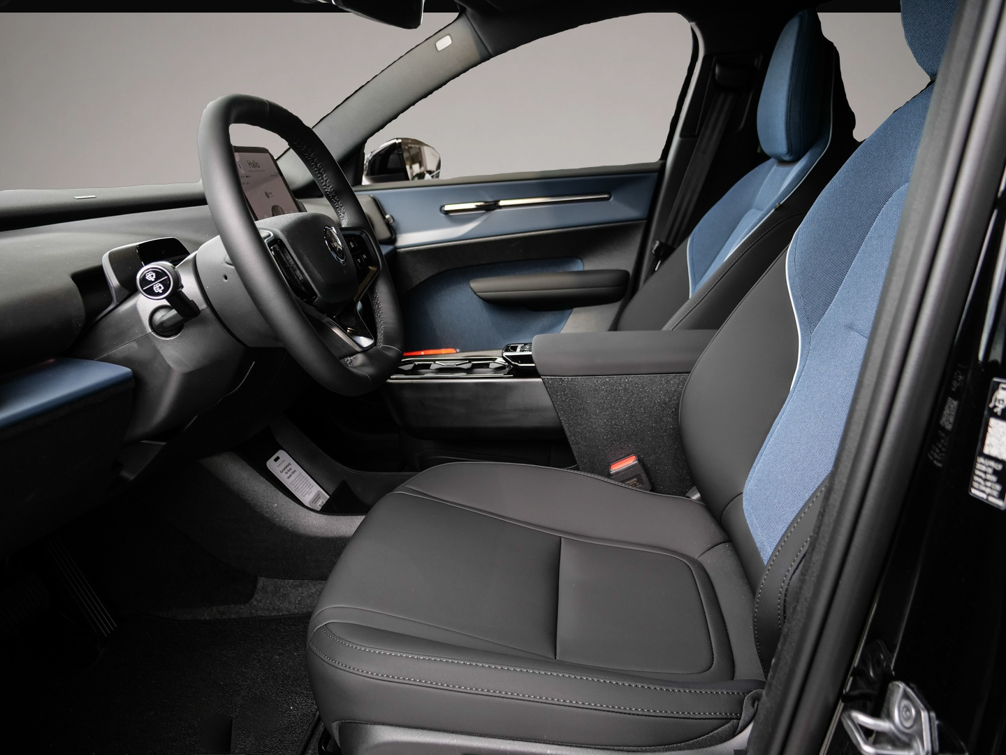 Volvo EX30 (05/2026, ELECTRIC)