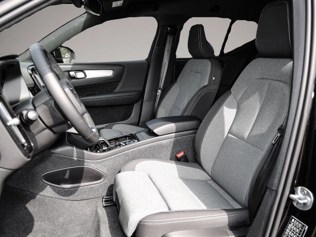 Volvo XC40 (11/2023, Benzin)