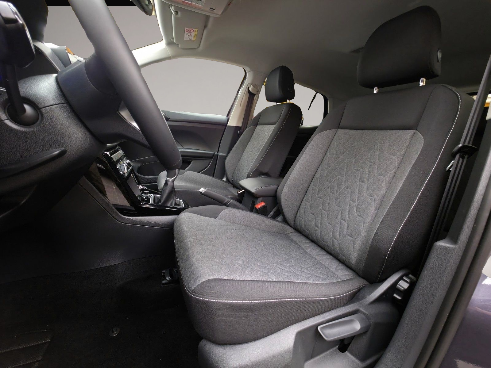 Volkswagen T-Cross (06/2026, Benzin)