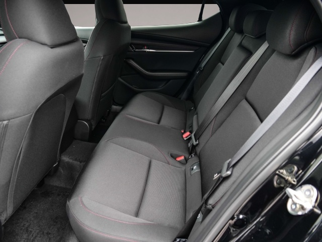 Mazda 3 (12/2025, Benzin)