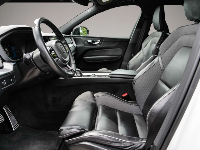 Volvo XC60 (12/2021, Benzin)