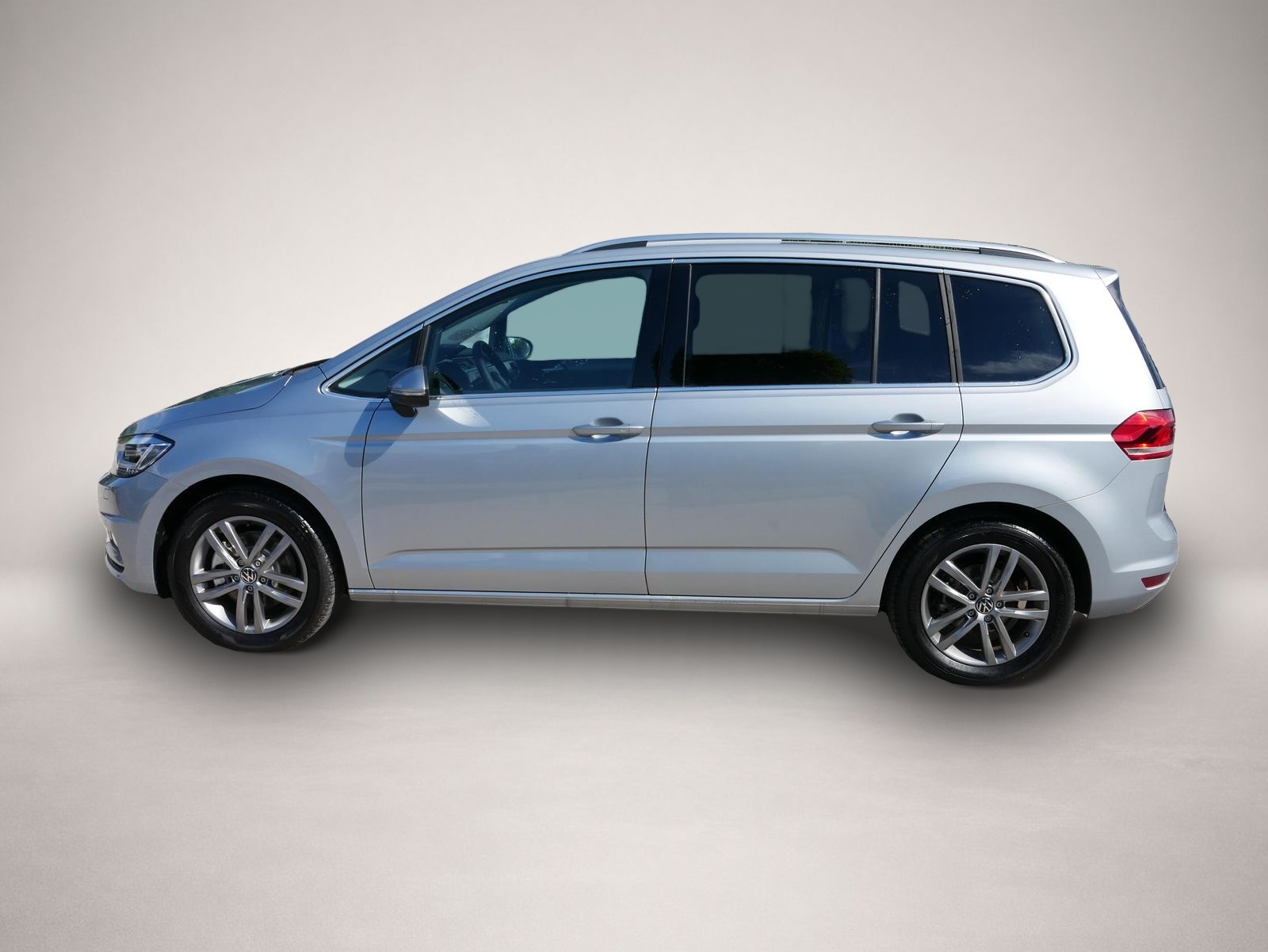 Volkswagen Touran (06/2026, Benzin)