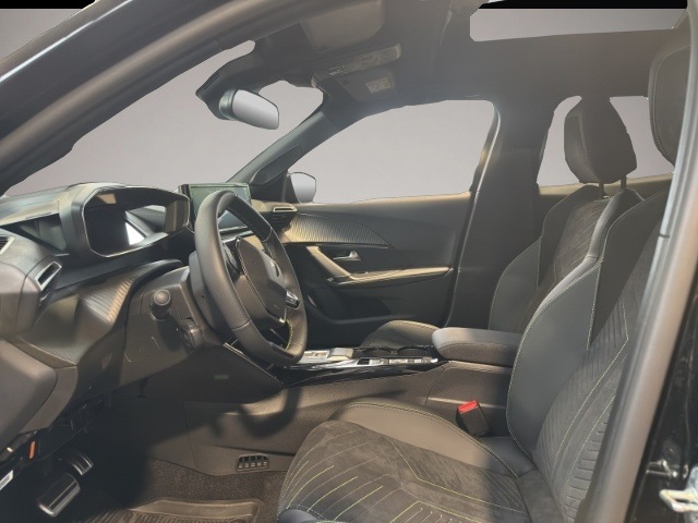 Peugeot 2008 (03/2026, Benzin)