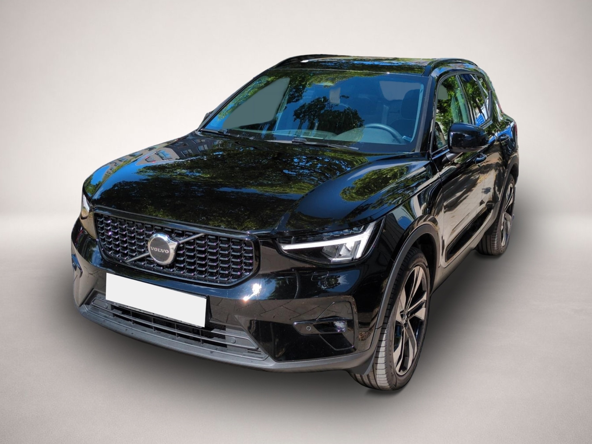 Volvo XC40 (04/2023, Benzin)