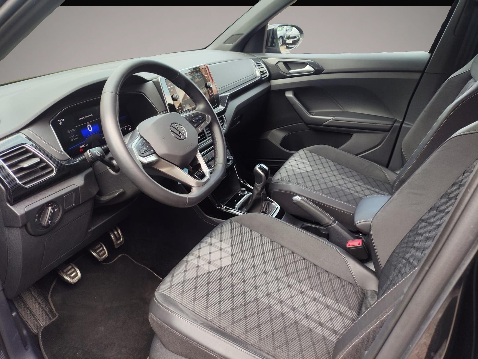 Volkswagen T-Cross (03/2025, Benzin)