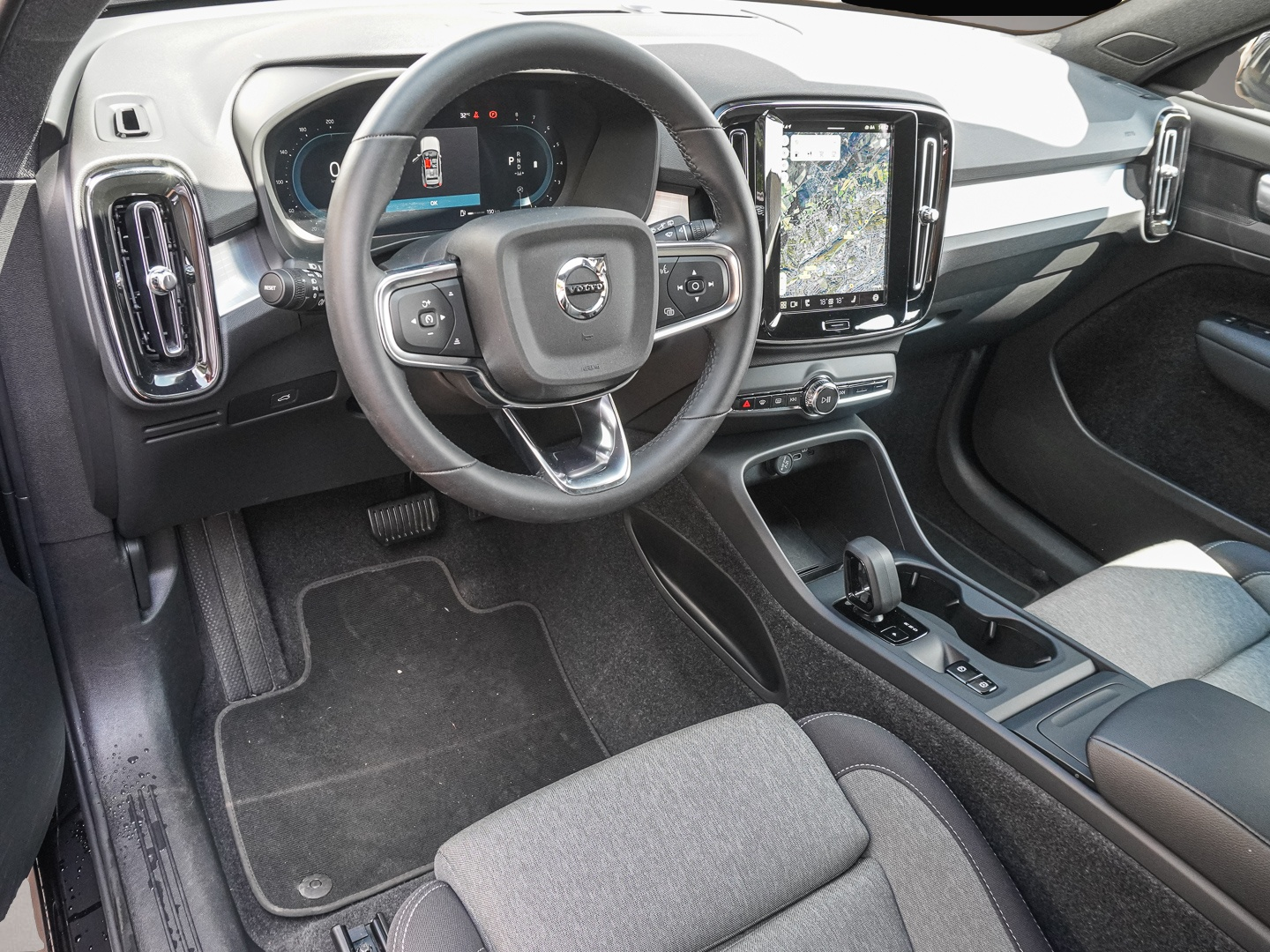 Volvo XC40 (06/2024, Benzin)