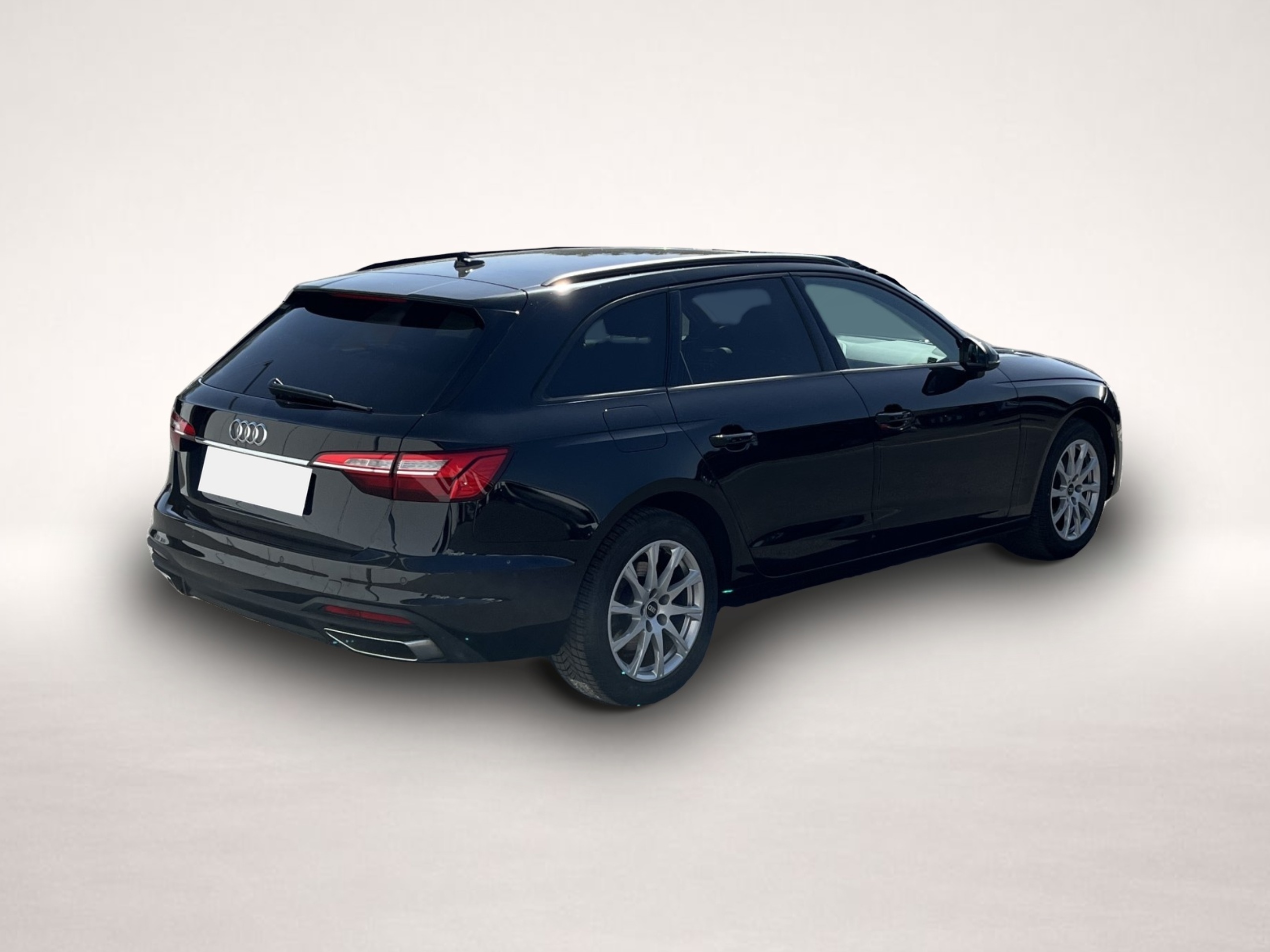 Audi A4 (08/2022, Benzin)