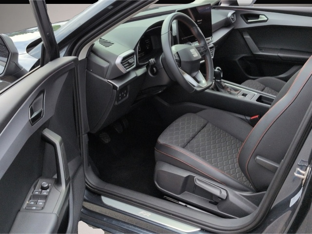 Seat Leon (06/2025, Benzin)