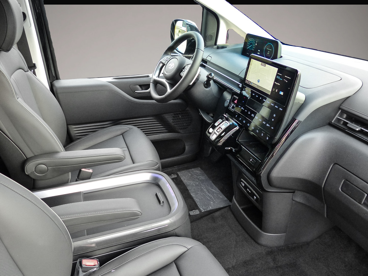 Hyundai STARIA (04/2026, Hybrid (Benzin/Elektro))