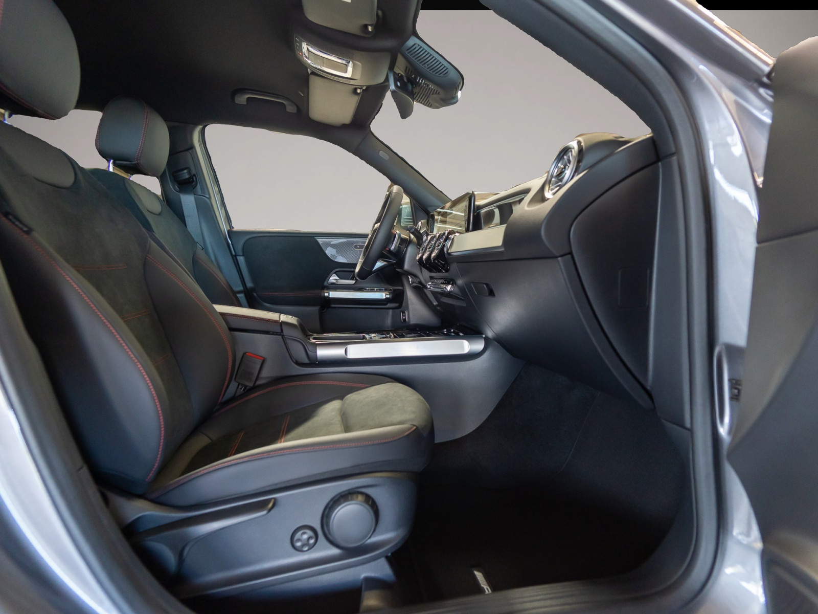 Mercedes-Benz GLB 220 (04/2026, Diesel)