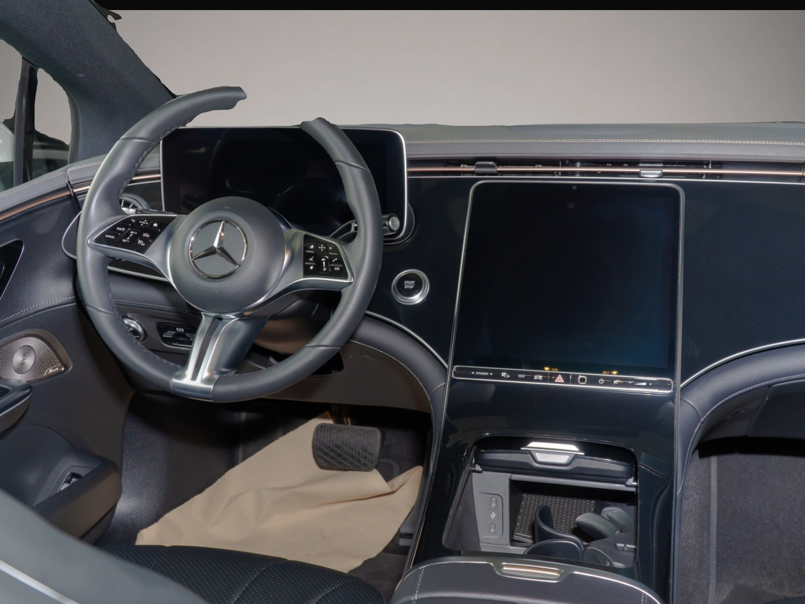 Mercedes-Benz EQE (12/2022, ELECTRIC)