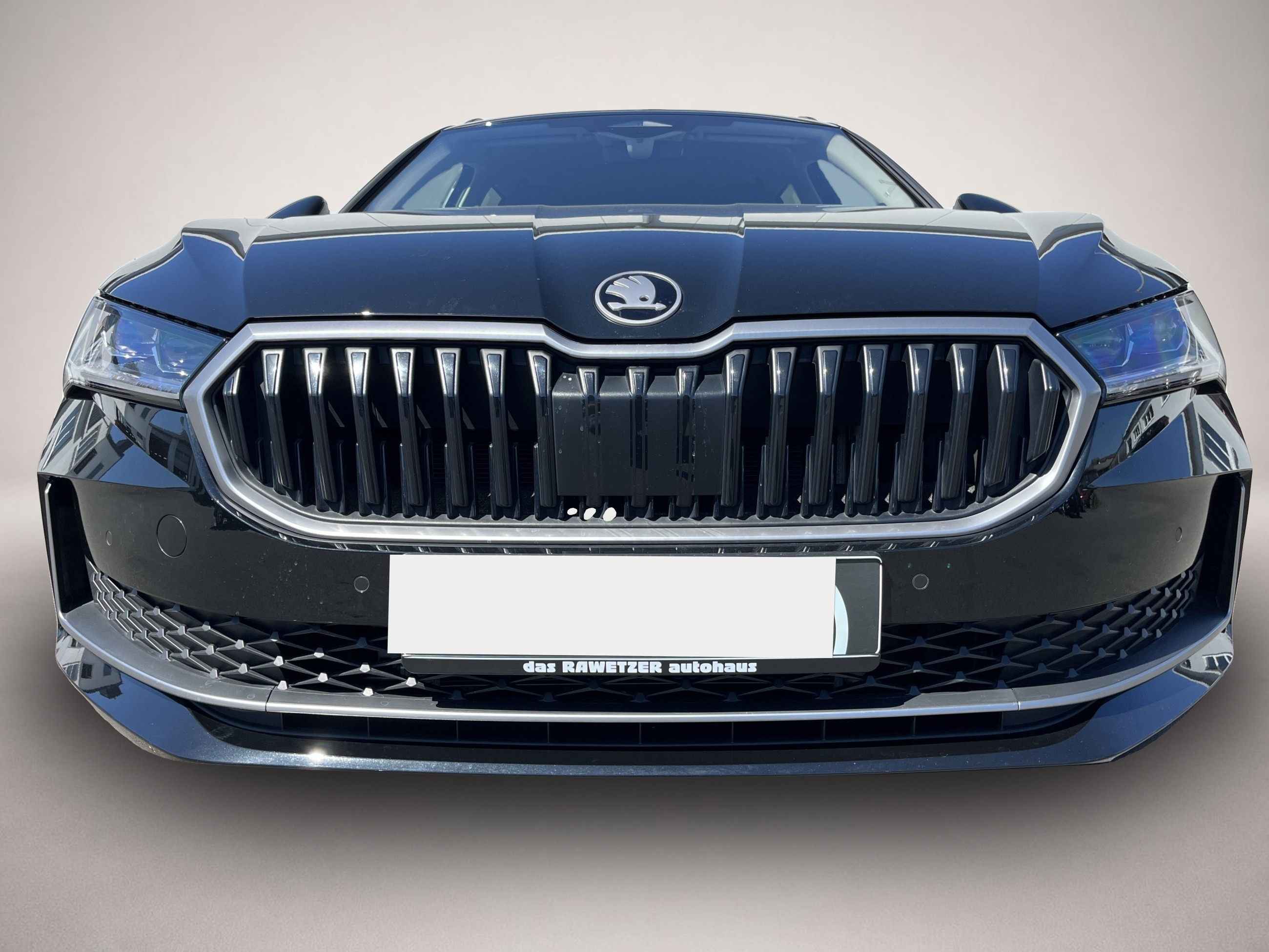 Skoda Superb (09/2025, Benzin)