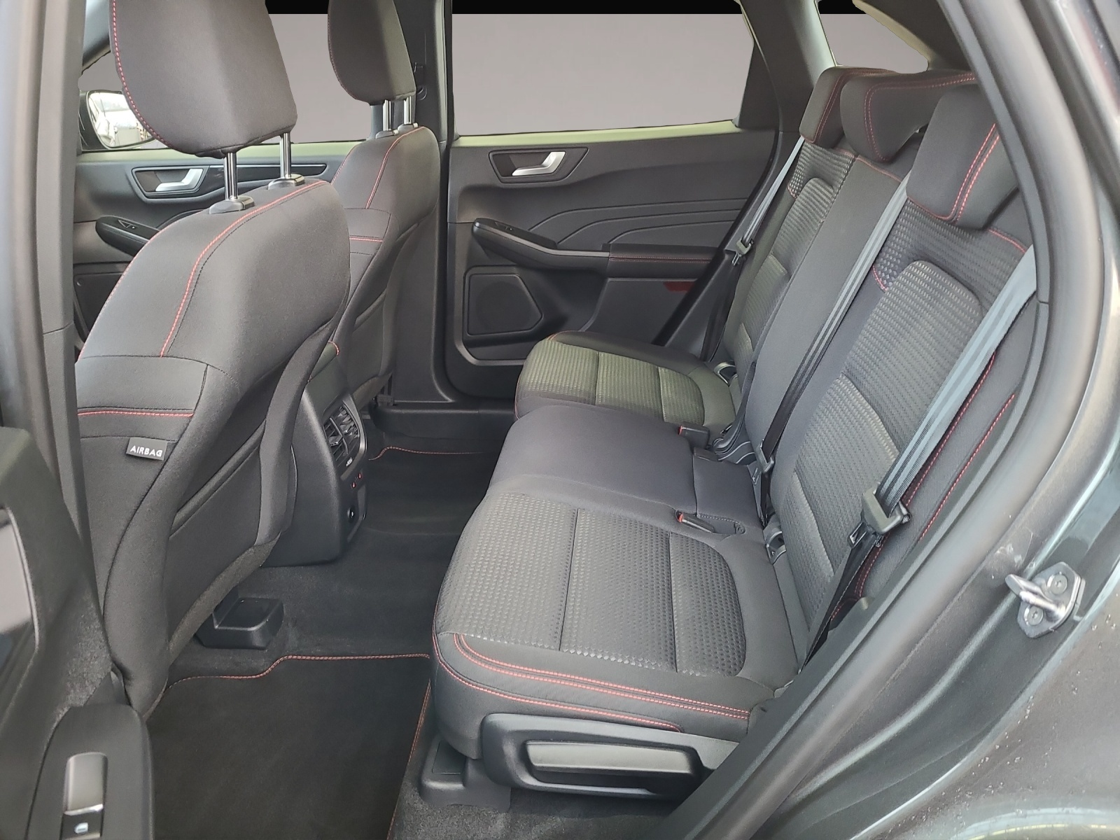 Ford Kuga (08/2023, Benzin)