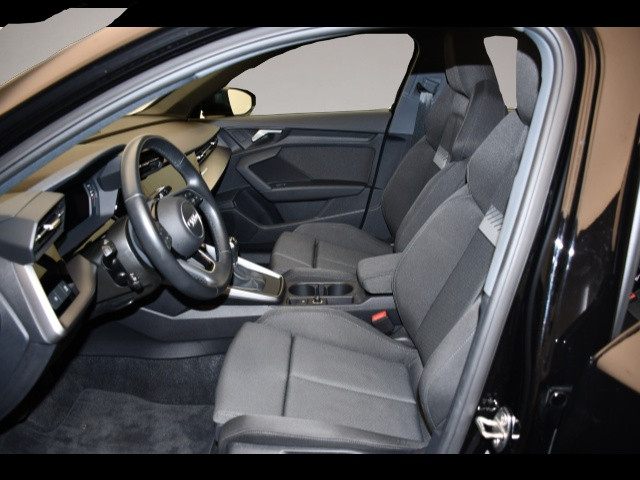 Audi A3 (02/2023, Benzin)