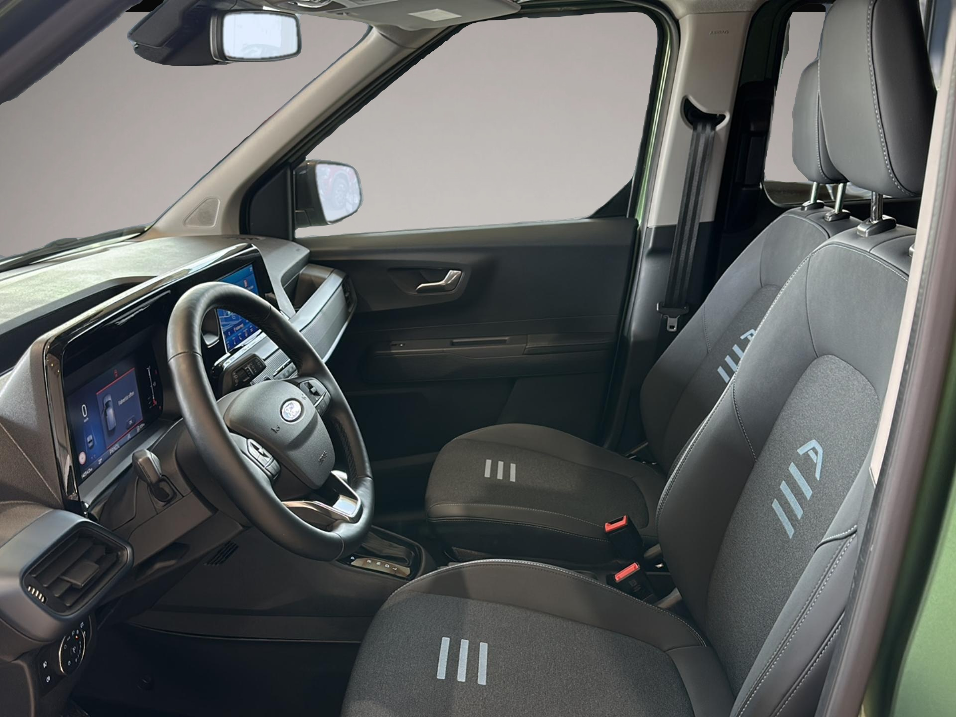 Ford Tourneo Courier (05/2025, Benzin)