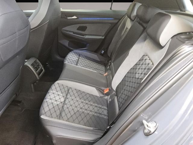 Volkswagen Golf (03/2023, Benzin)