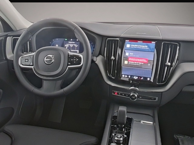 Volvo XC60 (05/2025, Benzin)