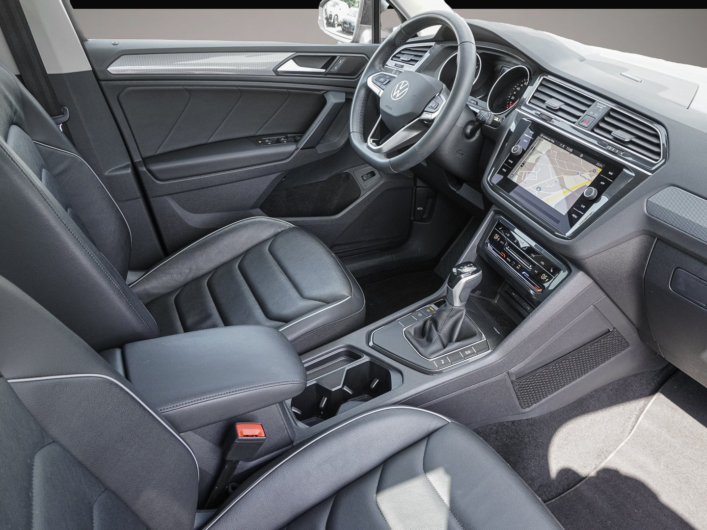 Volkswagen Tiguan (04/2023, Benzin)