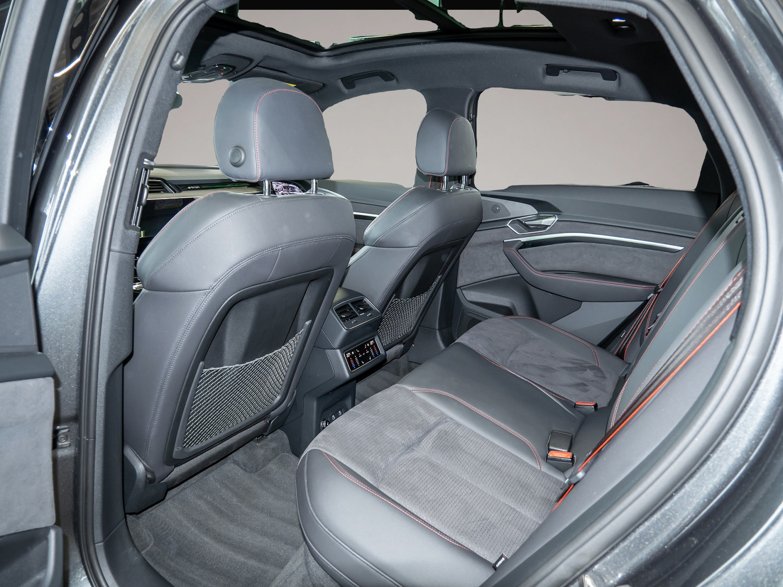 Audi Q8 e-tron (06/2024, ELECTRIC)