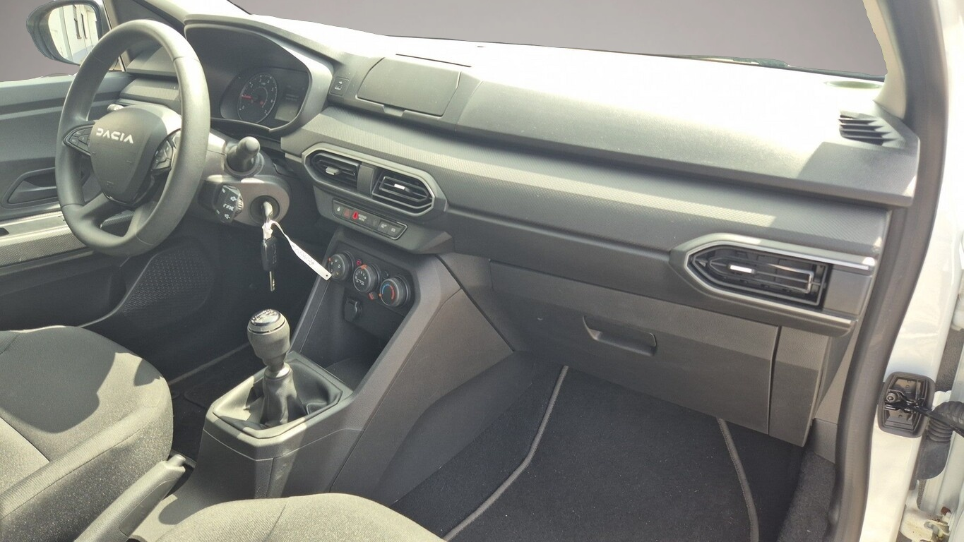 Dacia Sandero (04/2023, Benzin)