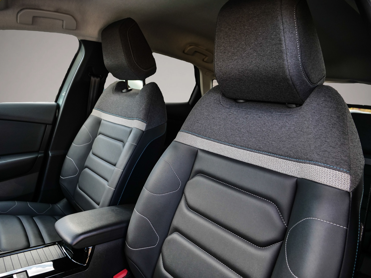 Citroen C4 (10/2023, Benzin)