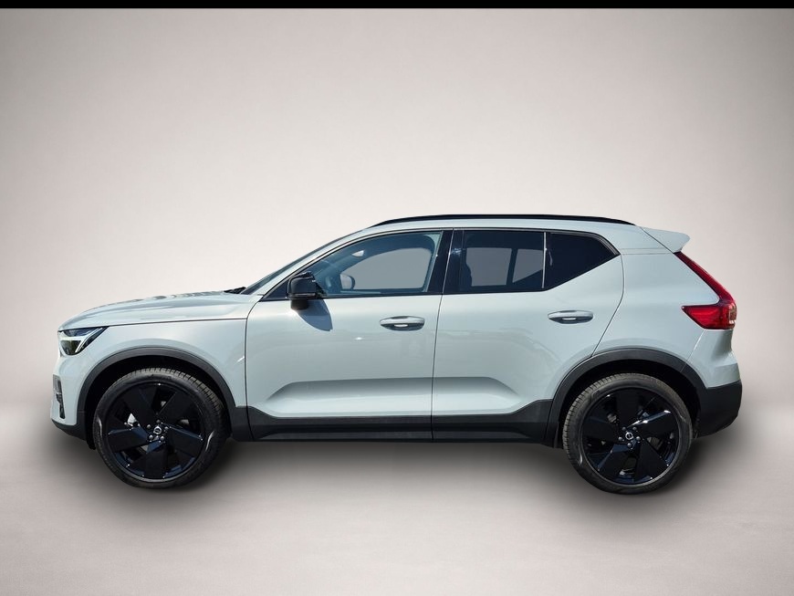 Volvo XC40 (07/2025, Benzin)
