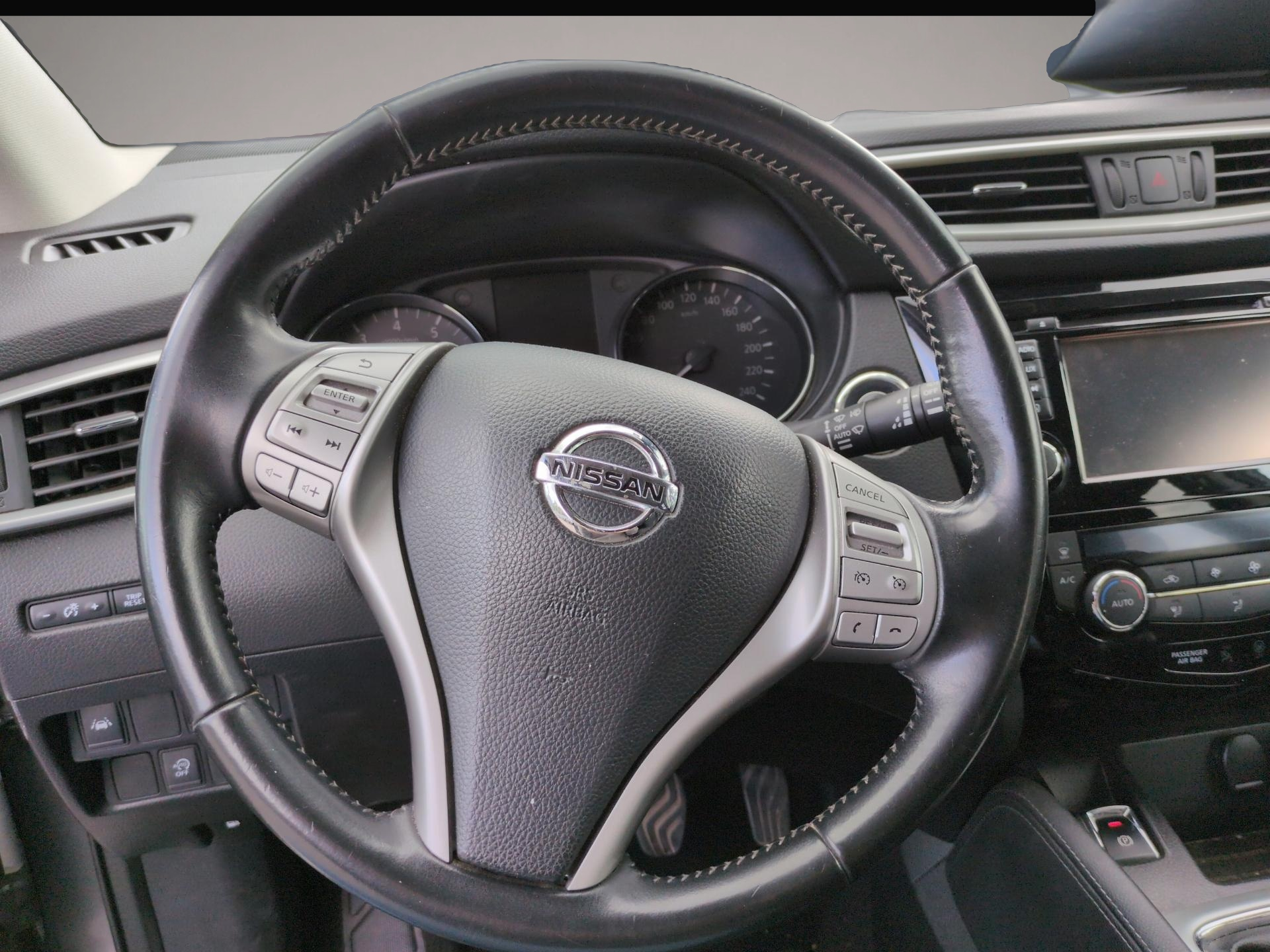 Nissan Qashqai (12/2016, Benzin)