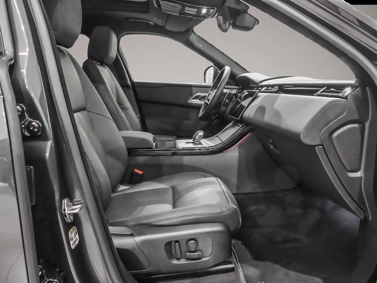 Land-Rover Range Rover Velar (12/2025, Hybrid (Benzin/Elektro))