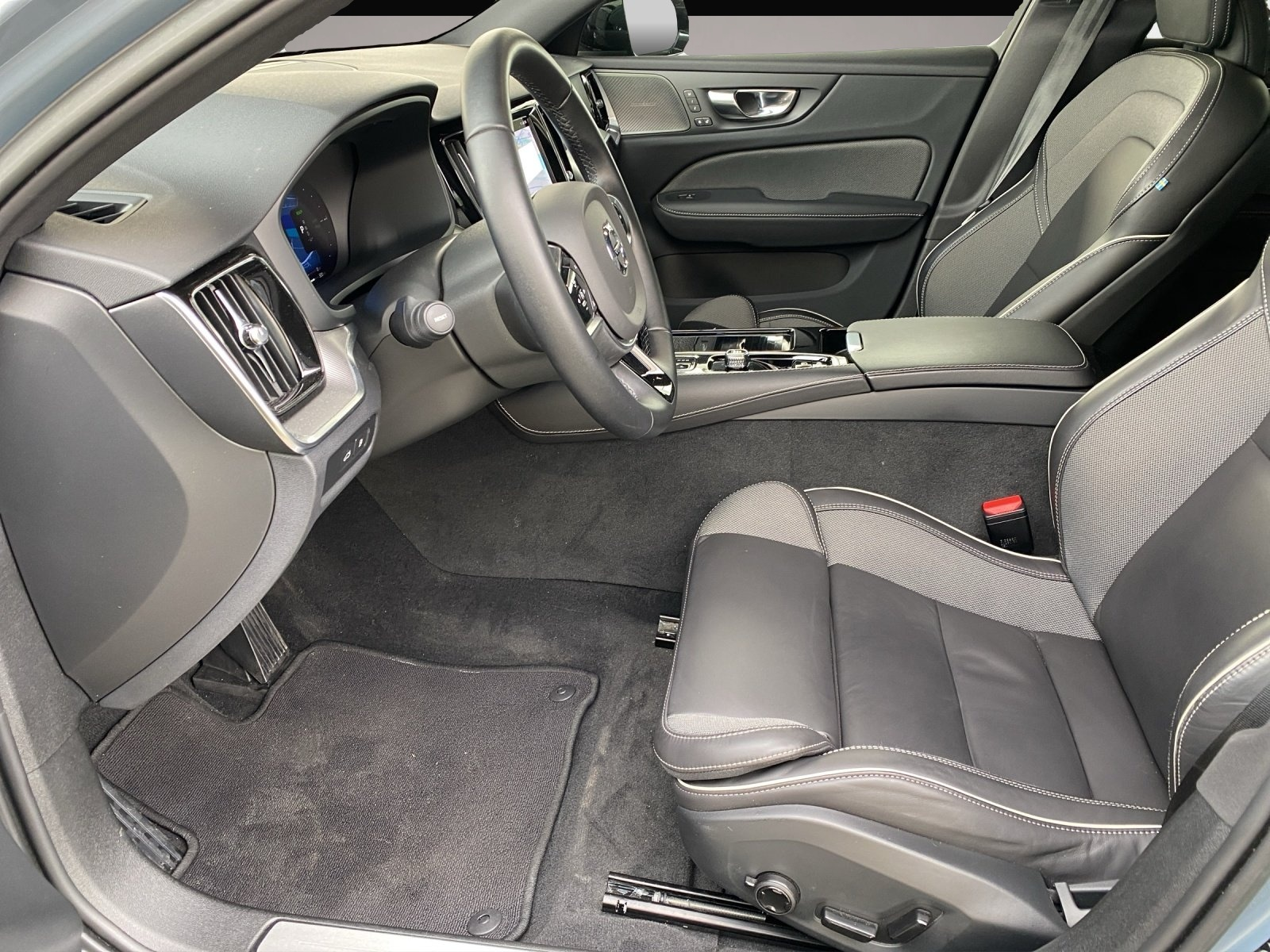 Volvo V60 (03/2023, )