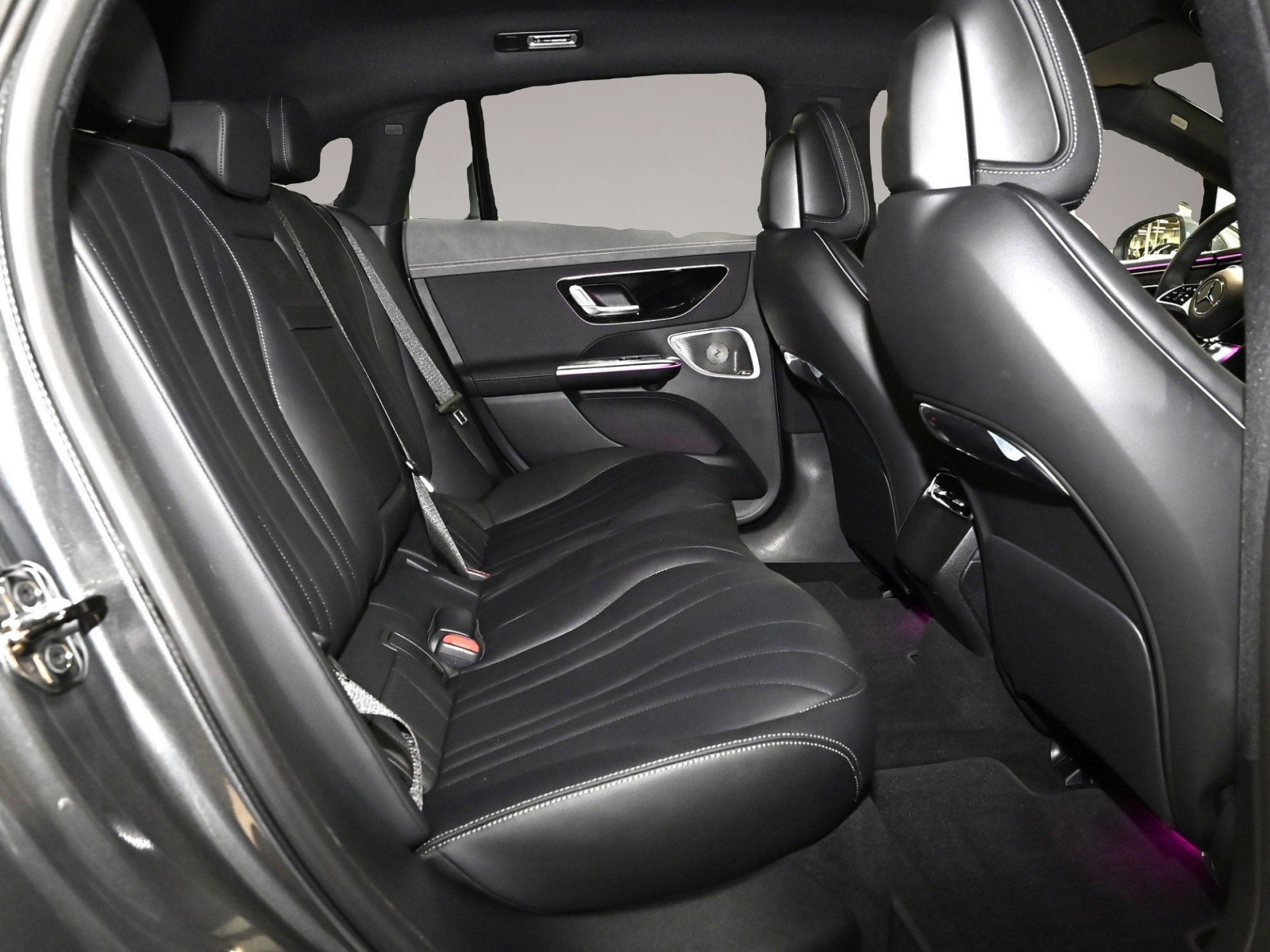 Mercedes-Benz EQE (08/2025, ELECTRIC)