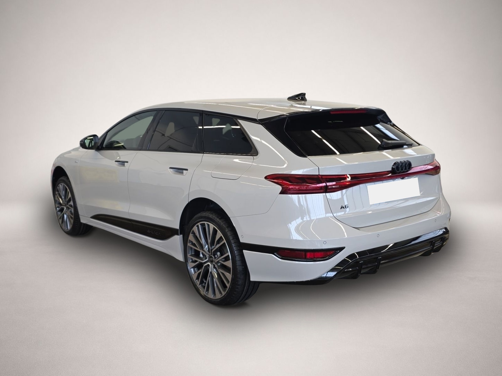 Audi e-tron (02/2026, ELECTRIC)