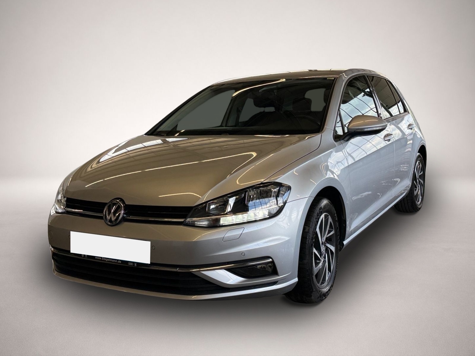 Volkswagen Golf (06/2018, Benzin)