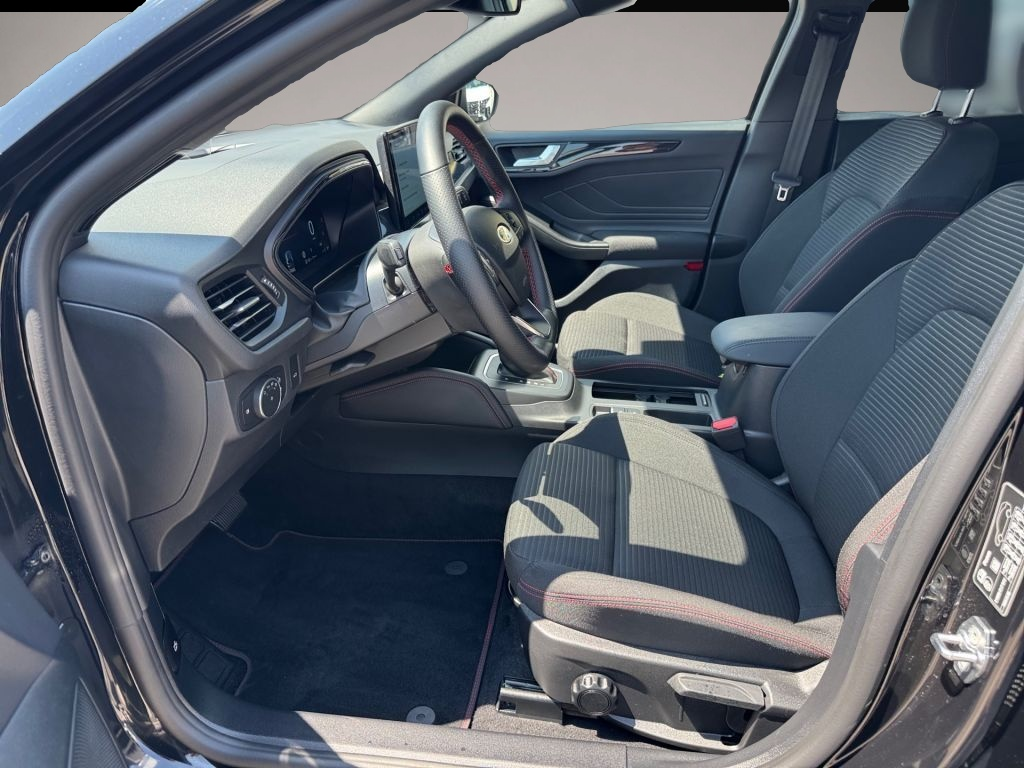 Ford Focus (06/2025, )