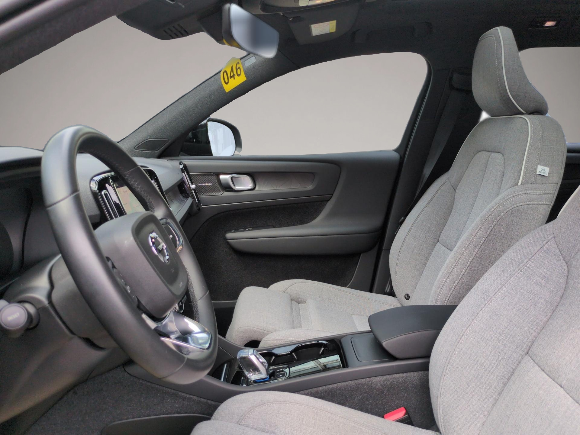 Volvo EX40 (07/2024, ELECTRIC)