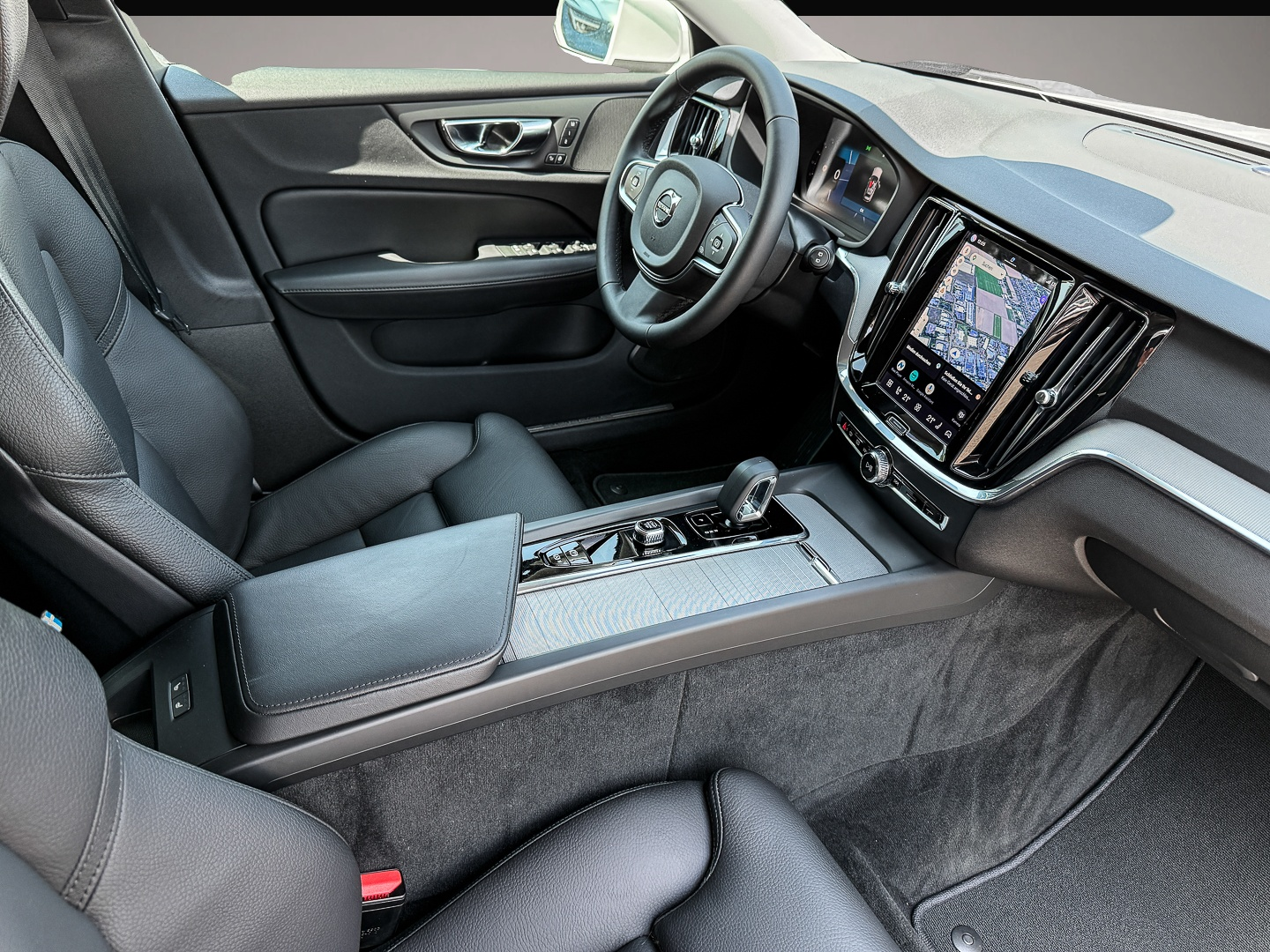 Volvo V60 (06/2024, Benzin)