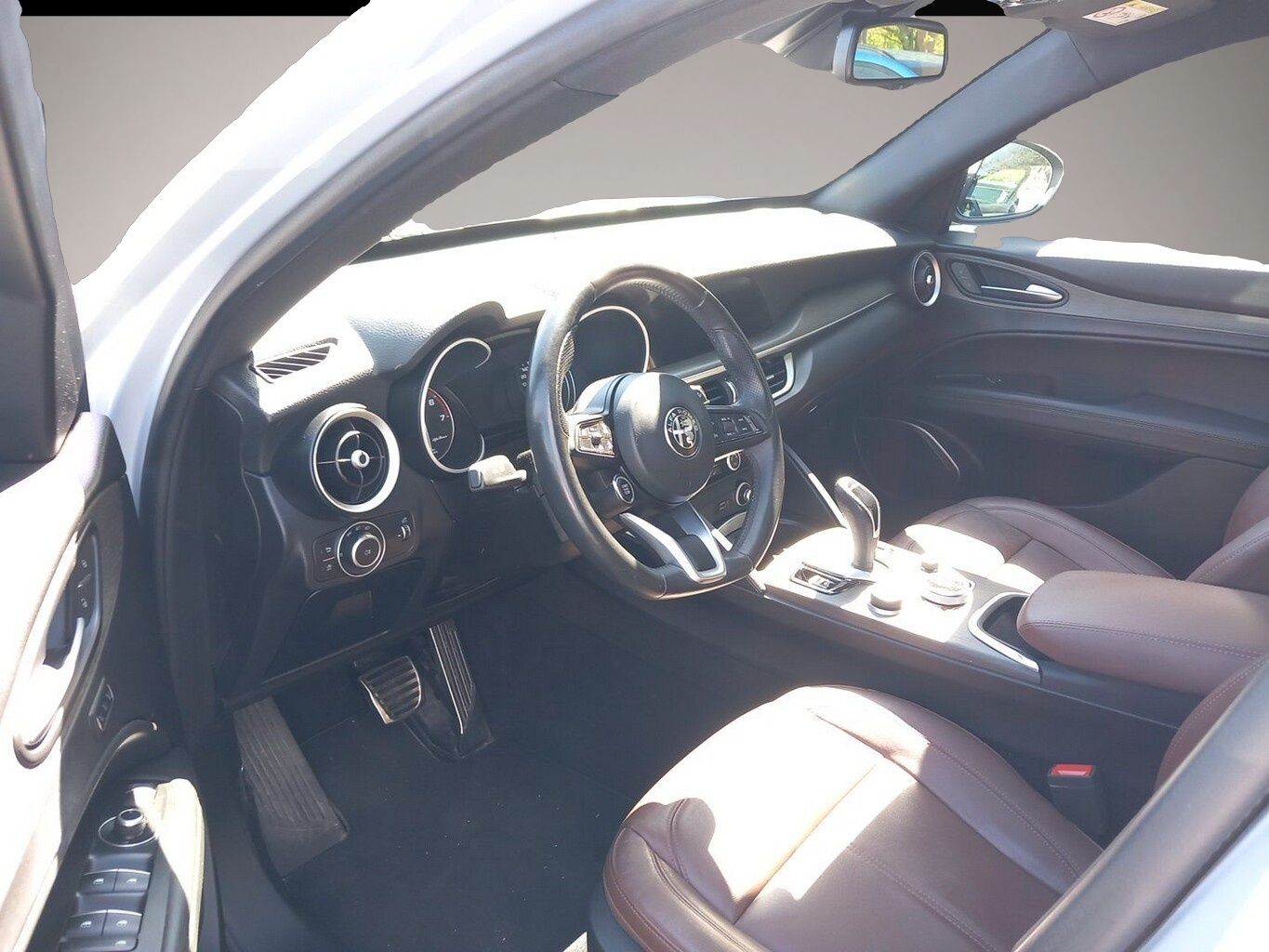Alfa-Romeo Stelvio (11/2022, Benzin)